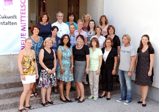 Lehrkörper der NMS - Oskar Helmer Hauptschule 2011/12